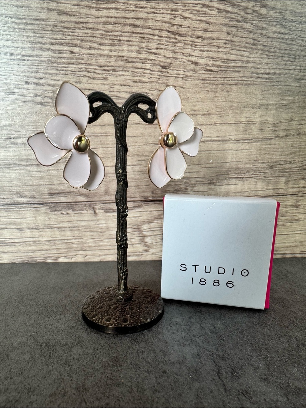 Avon Studio 1886 Spring Petals Rose Earrings Pink Enamel Floral Gold Tone NIB